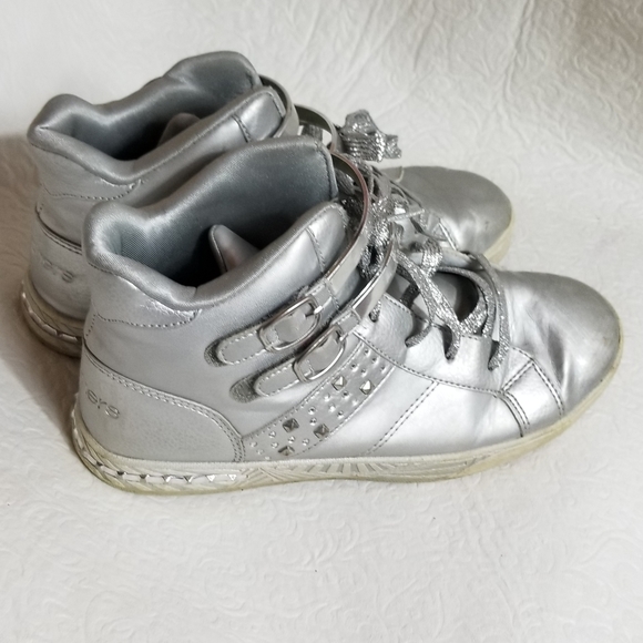 Girls Silver Skechers high tops, size 4 - Picture 10 of 10
